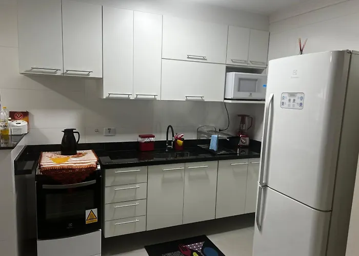 Apto 11 - Aconchegante - Praia da Enseada - Guarujá/SP